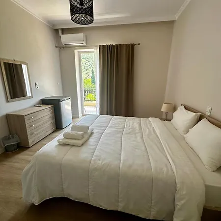 Hotel Kamvissis Tirós