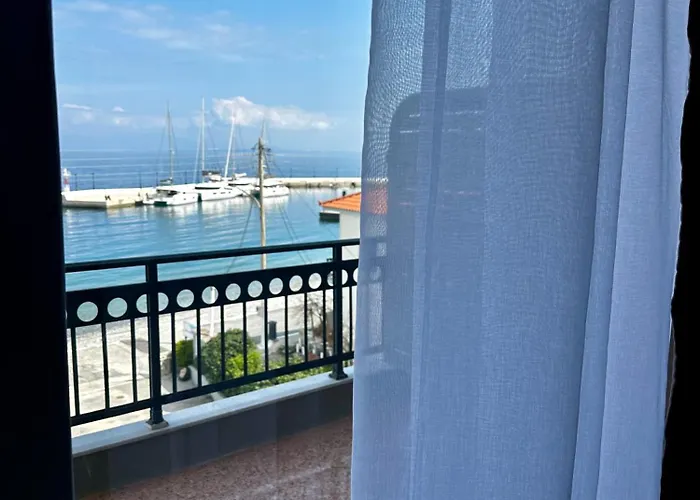 Kamvissis Hotell Tirós