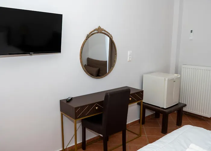 Kamvissis Hotell Tirós